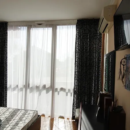 Helios Apartment *